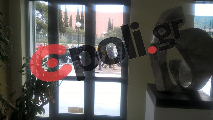 Πρωτοφανές – Ύποπτος άνδρας, «γλίστρησε» από την ασφάλεια του υπουργείου Παιδείας και έφτασε μέχρι το γραφείο του γενικού γραμματέα